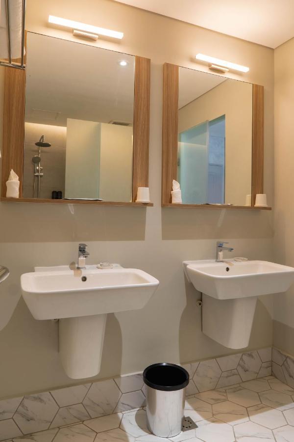 Primeway Suites Cebu Exteriör bild